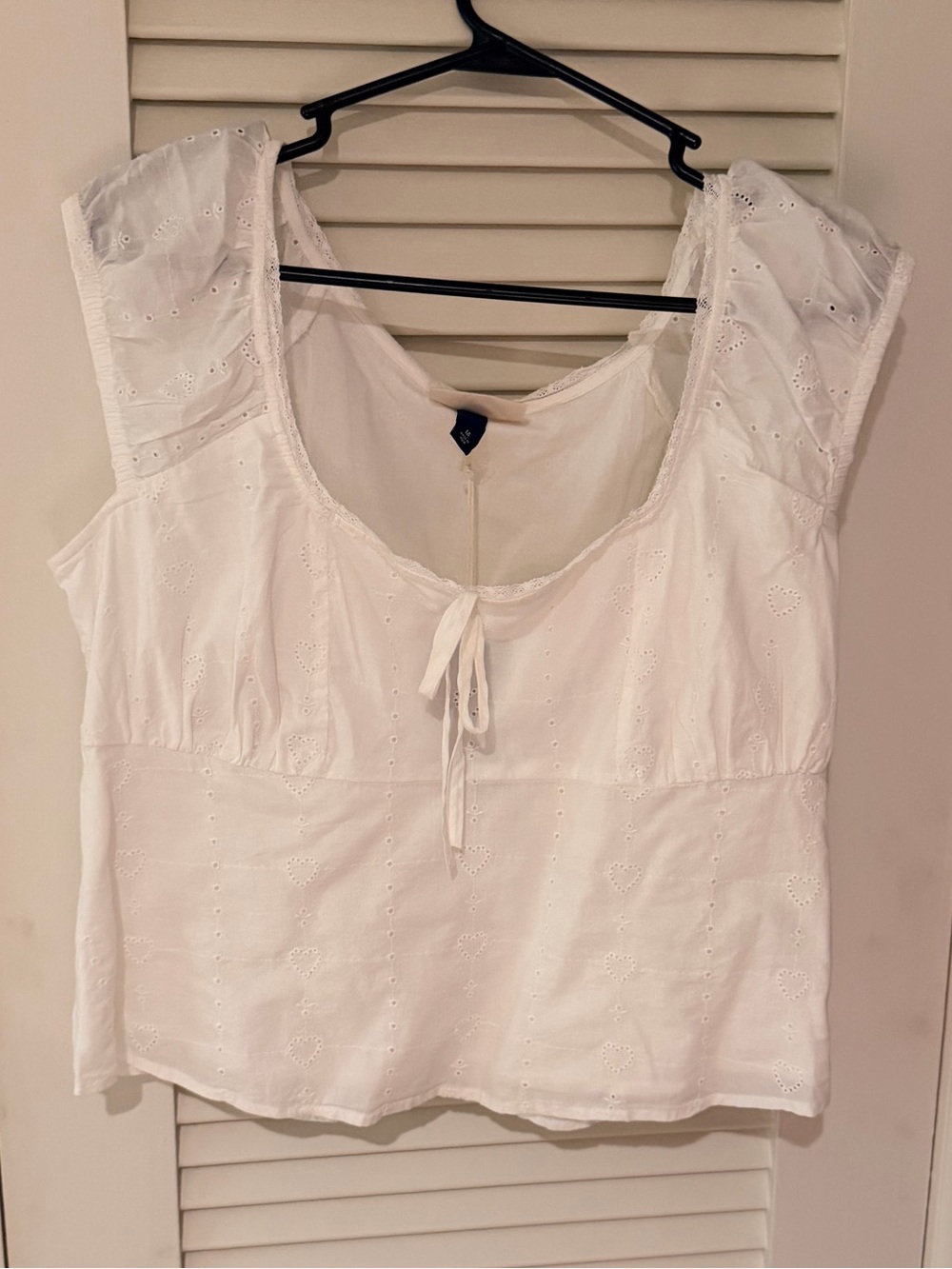 Universal Thread White Eyelet Tie-Front Peasant Top